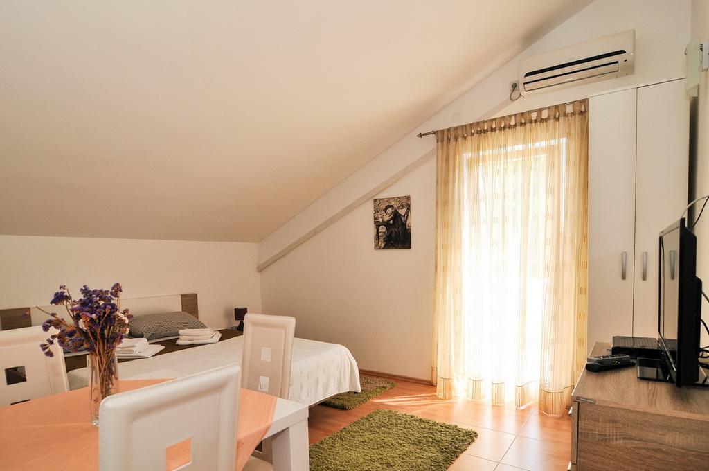 Apartmani P&M Tivat Buitenkant foto